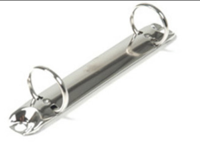 Herraje tamaño especial de dos argollas circulares con diámetro de .75 pulgadas y separación de 8 cm. Acabado níquel plateado, base de 17 mm angosta y capacidad para 150 hojas. Empaque de 800 piezas, con compra mínima de 20 piezas por modelo. Herraje tamaño especial de dos argollas circulares con diámetro de .75 pulgadas y separación de 8 cm. Acabado níquel plateado, base de 17 mm angosta y capacidad para 150 hojas. Empaque de 800 piezas, con compra mínima de 20 piezas por modelo.